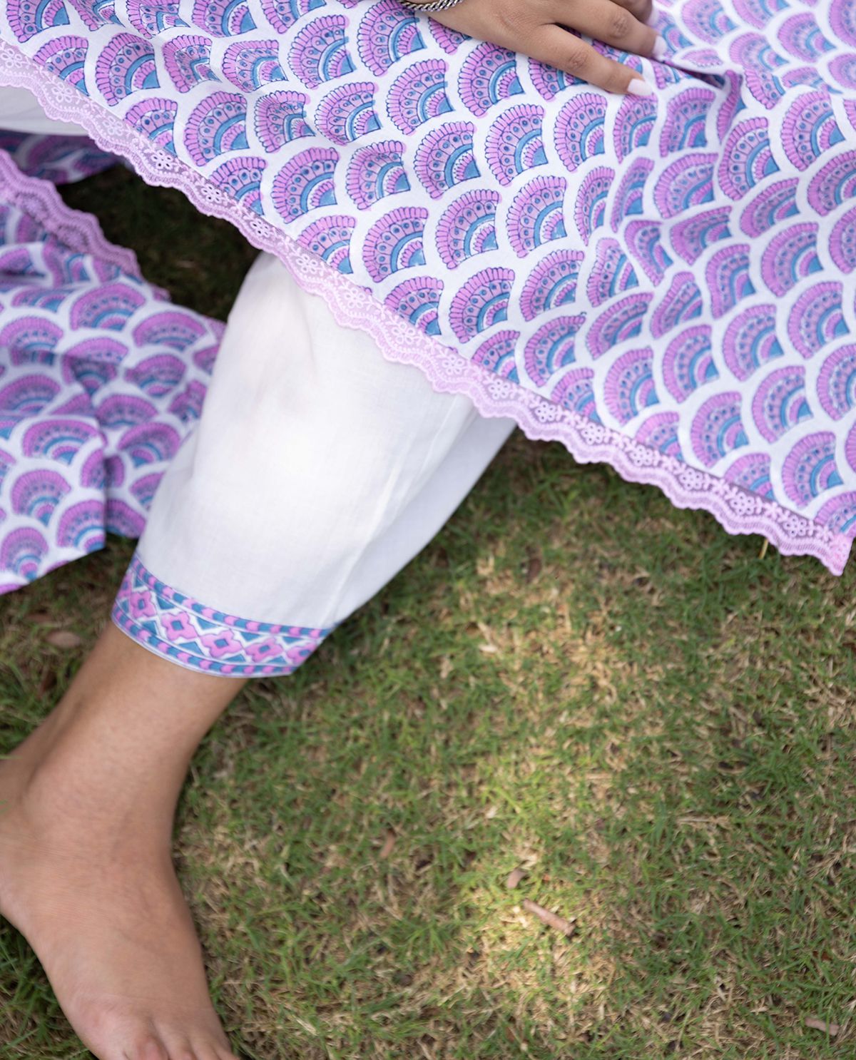 Sustainable yoga pants for curvy women by MANDALA